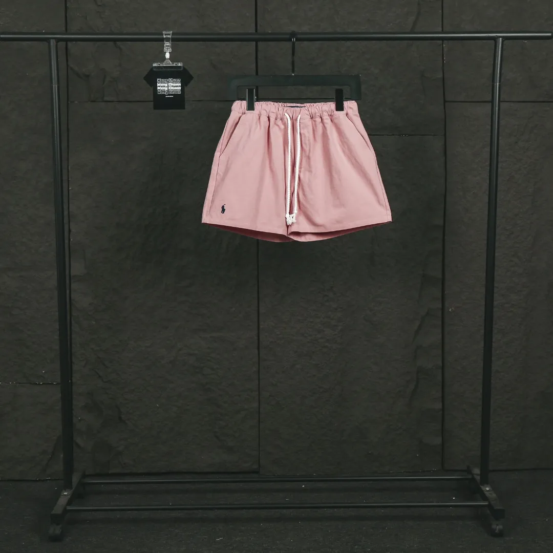 P146 Actual photo [Hot in summer] Style number: 25051# Color: Black/Navy/Khaki/Beige/Matte Pink Size: S to 100% restoration of workmanship, fake placket design with front waves, double stitched lines covering the independent waistband, 0.6 thread pressure for the whole garment ✅ - RL/women's classic drawstring cotton shorts, super long and wide-leg style, the upper body does not stick to the legs, breathable and cool, drawstring elastic waist, easy to wear and match, all shirts and short-sleeved suits are good-looking. If you like the lazy style, you must buy the refreshing commuting OOTD, practical and full, a must-have item for the summer wardrobe, clean and refreshing